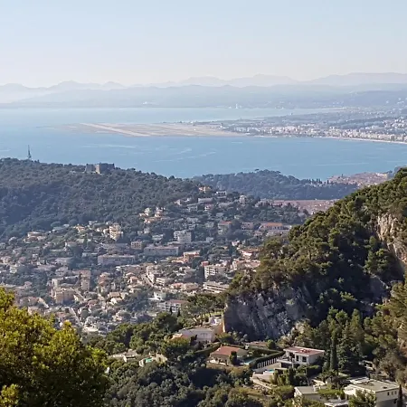 French Riviera Cosy With Garden, Terrasse And Balcon, For *